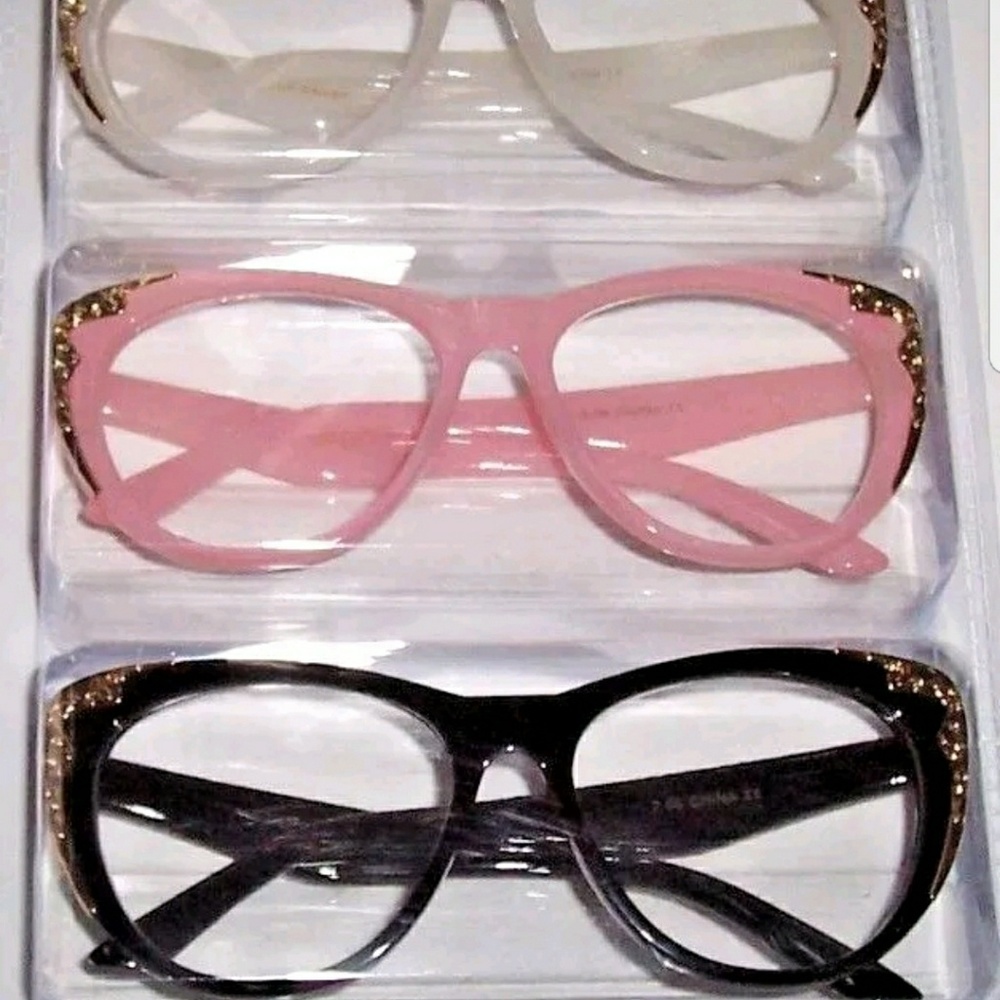 SOLD -Cynthia Bailey Eye Glass